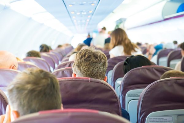 What if you want to go to the bathroom but the passengers in the aircraft are reluctant to borrow it? A large number of victims share experience